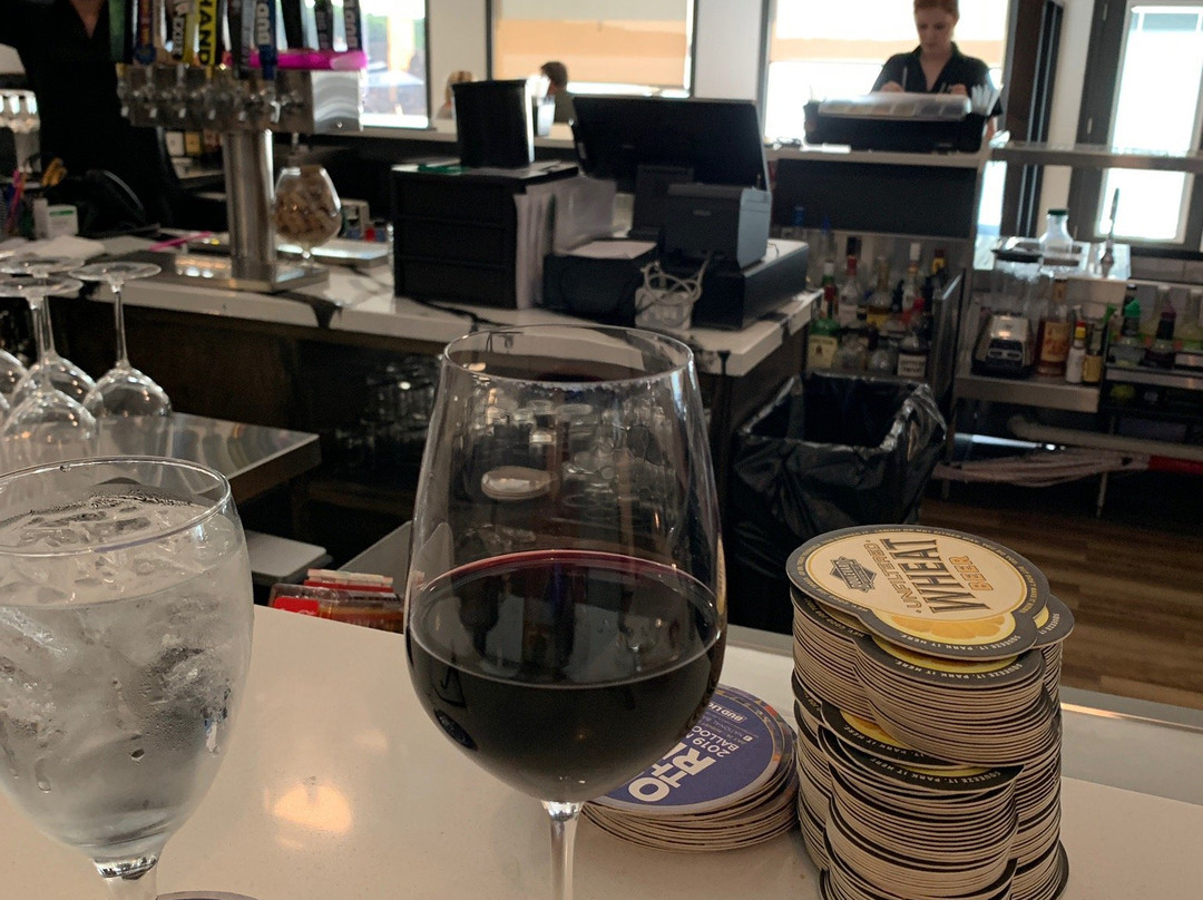 The Port Inn and Suites at Lake Panorama主图