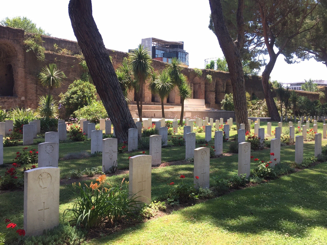 Rome War Cemetery景点图片