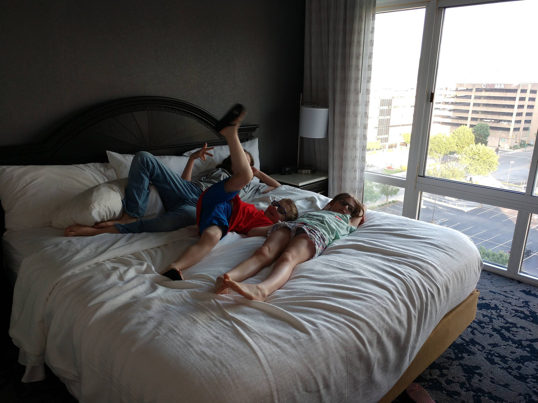 查尔斯顿合博套房酒店主图