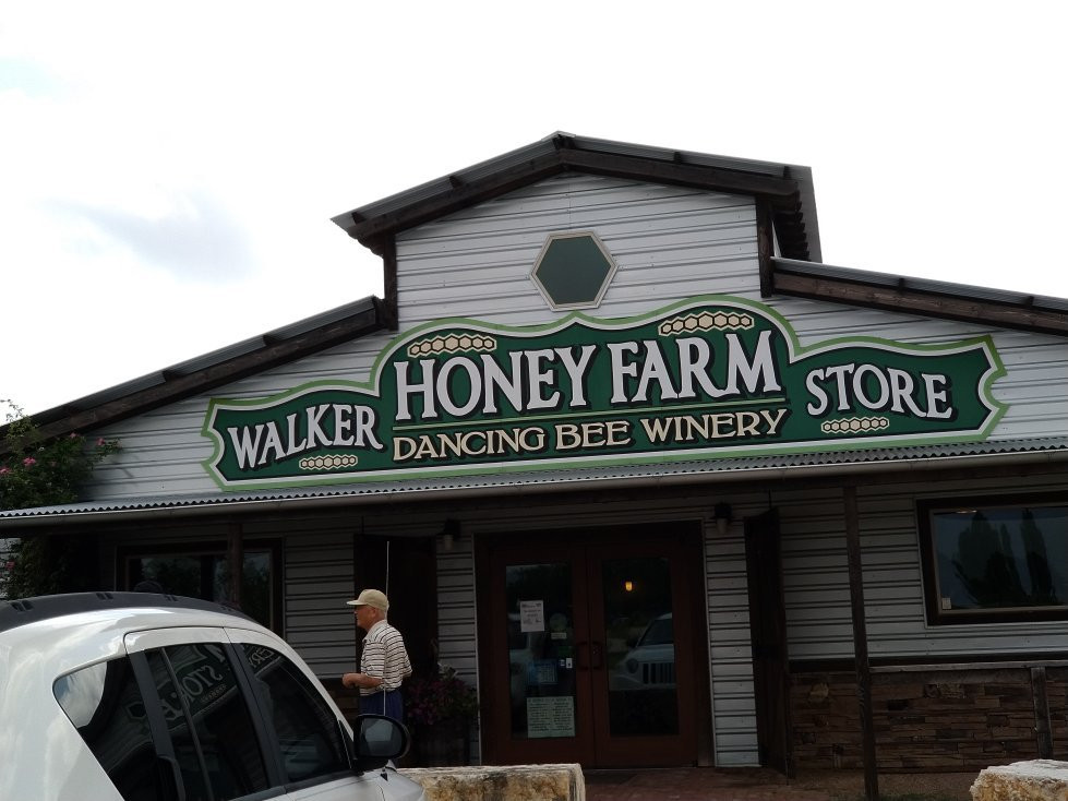 Walker Honey Farm Store & Dancing Bee Winery景点图片