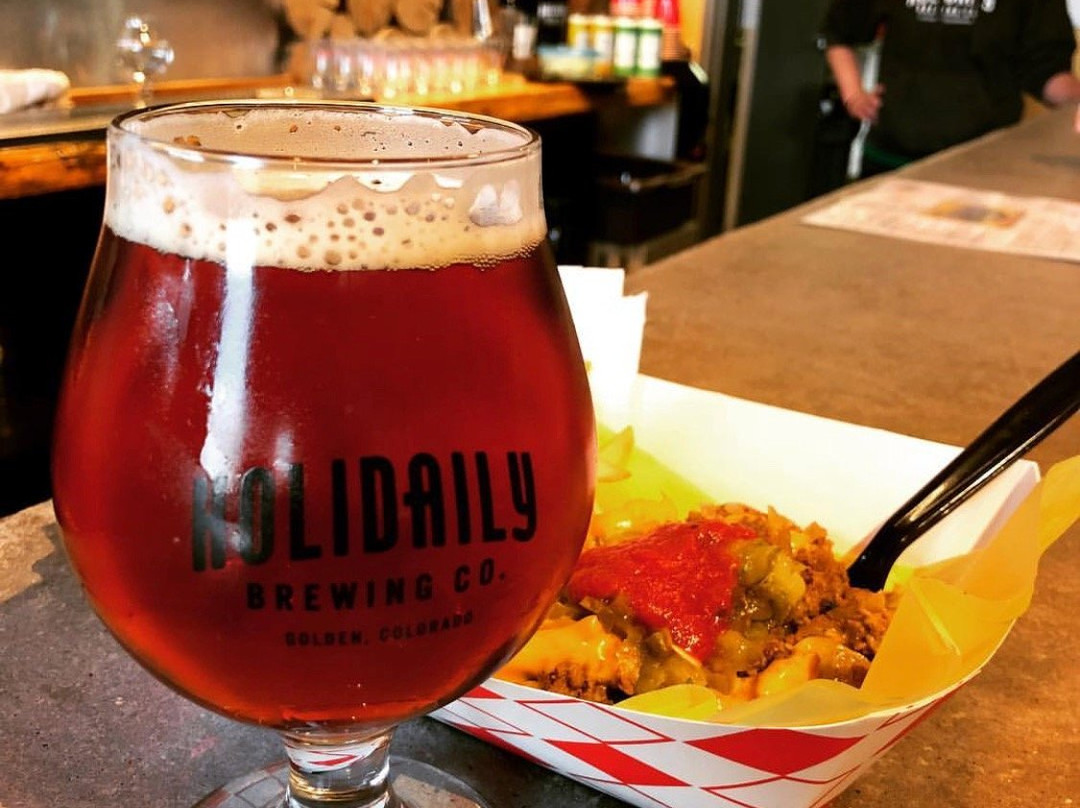 Holidaily Brewing Company-戈尔登必去景点