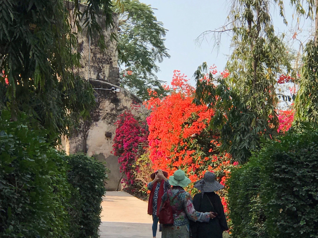 拜恩斯罗加尔堡垒旅馆主图