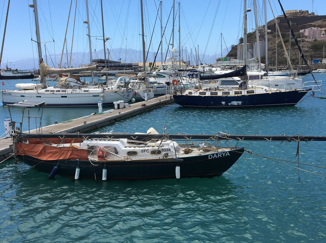 Zoom Zoom Mindelo-明德卢必去景点