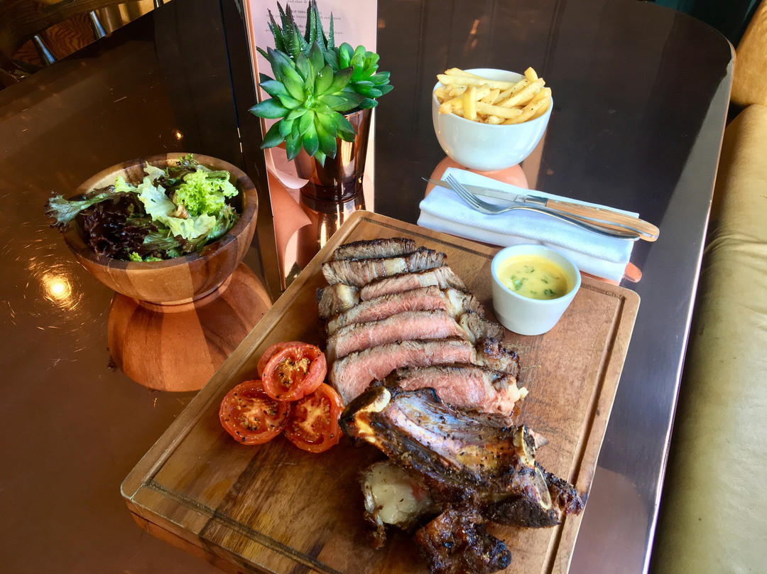 The Porterhouse Grill & Rooms主图