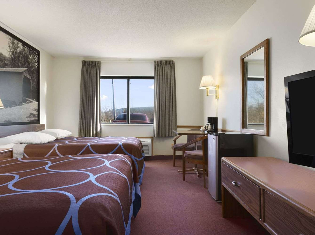 Super 8 by Wyndham Danville主图