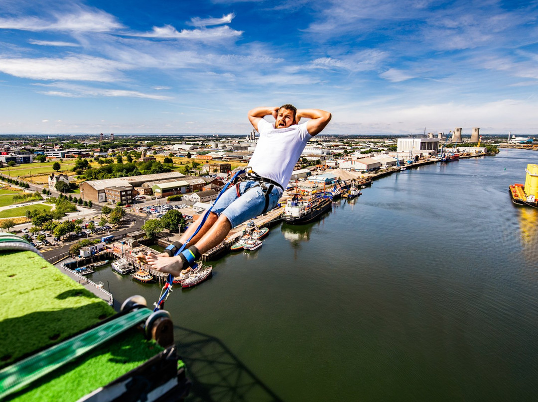 Transporter Bridge Bungee Jump - UK Bungee Club景点图片