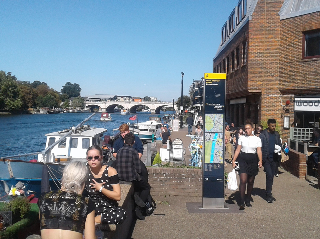 Kingston Bridge景点图片