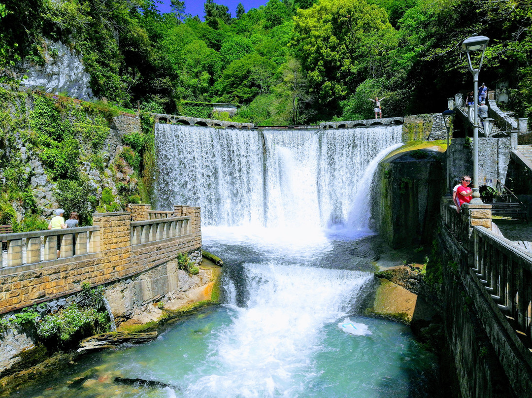 New Athos Waterfall景点图片