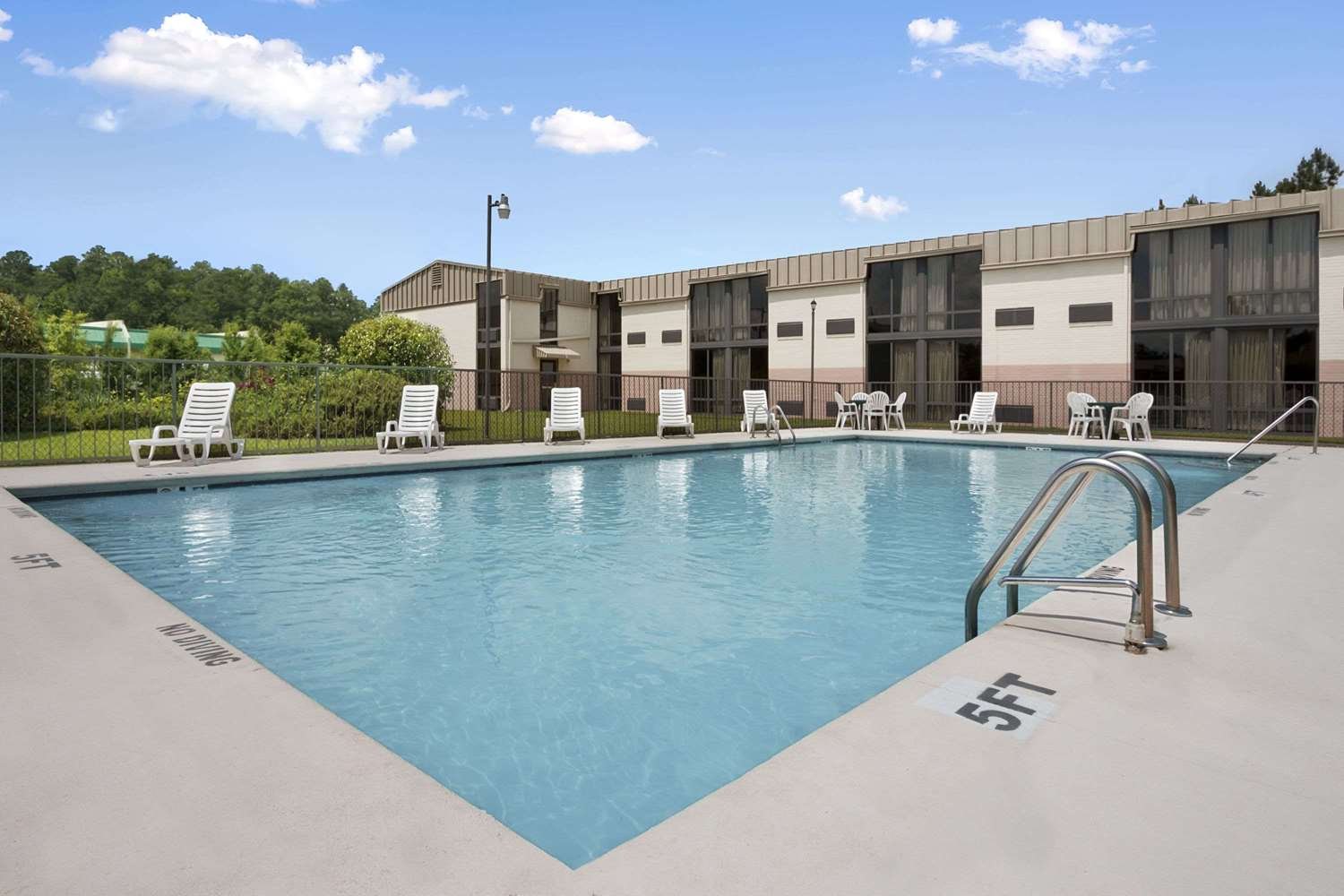 Days Inn by Wyndham Fayetteville-South/I-95 Exit 49-官方