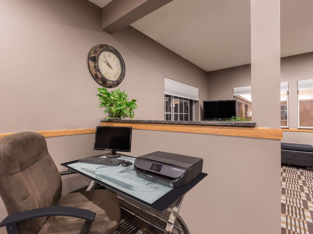 Super 8 by Wyndham Carroll/East主图