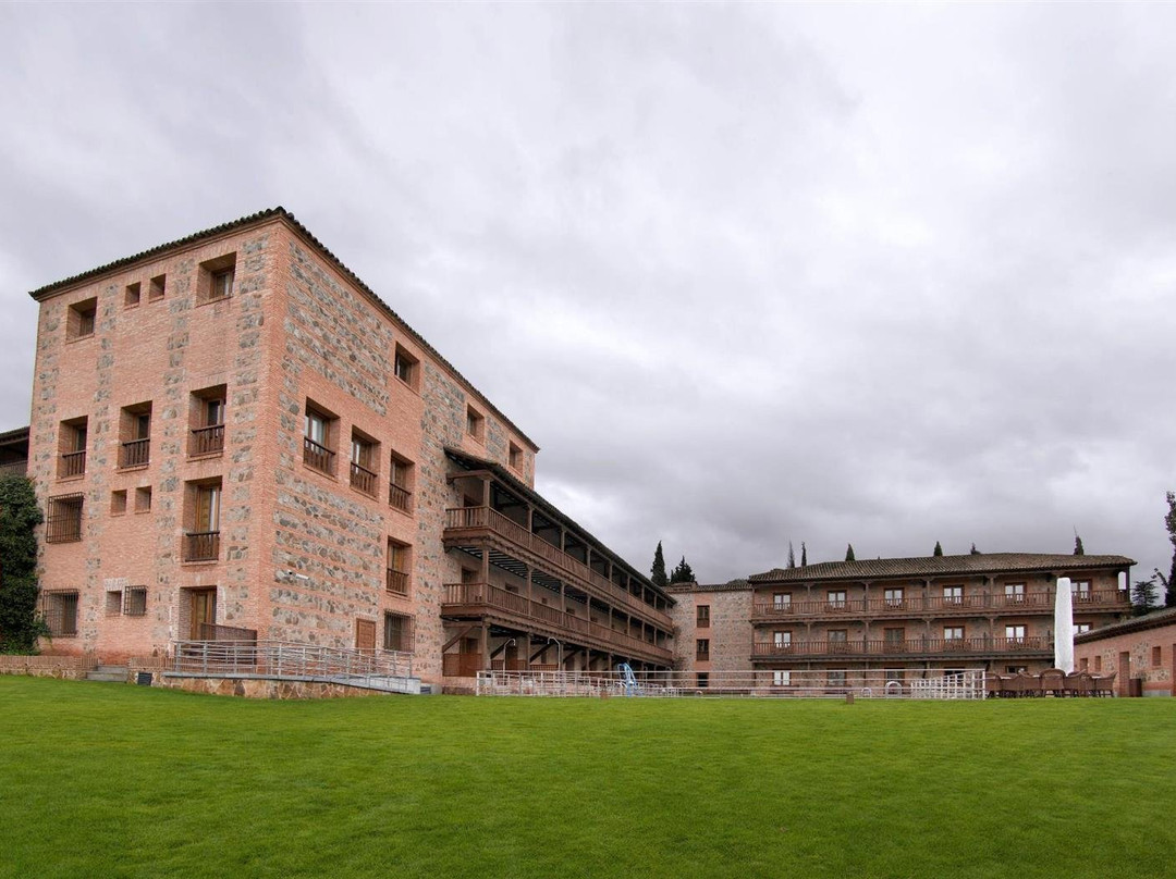 帕拉多托莱多酒店主图