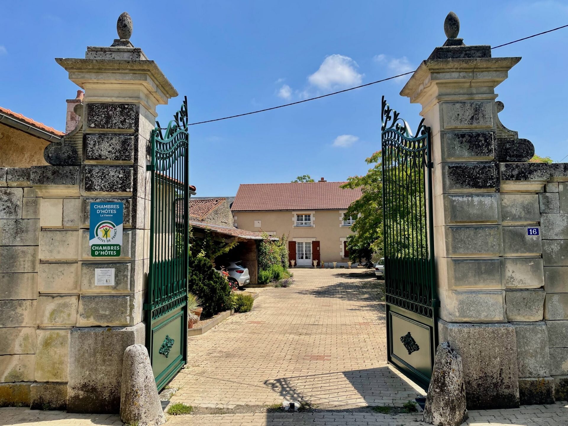Chambres d'hôtes Martine et Jean-Yves Martinet-官方