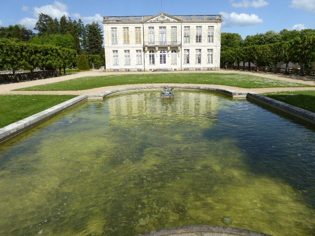 Parc et Jardins du Chateau de Bouges景点图片