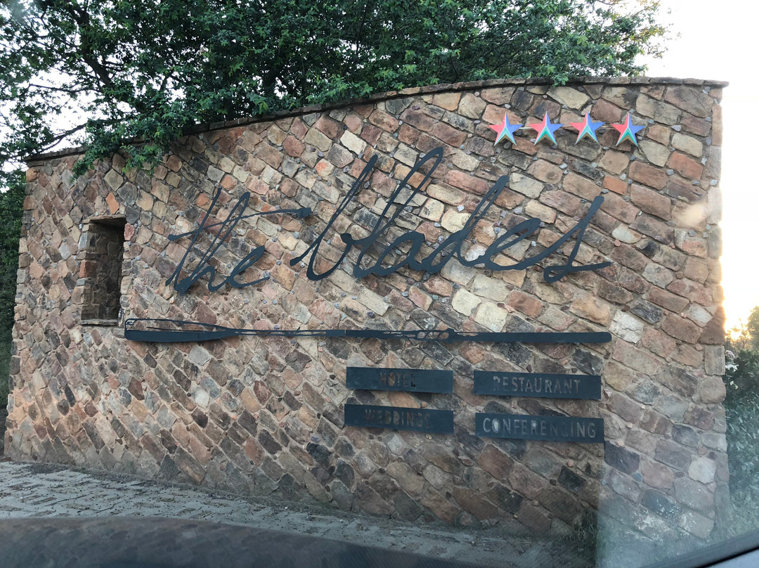 The Blades Hotel主图