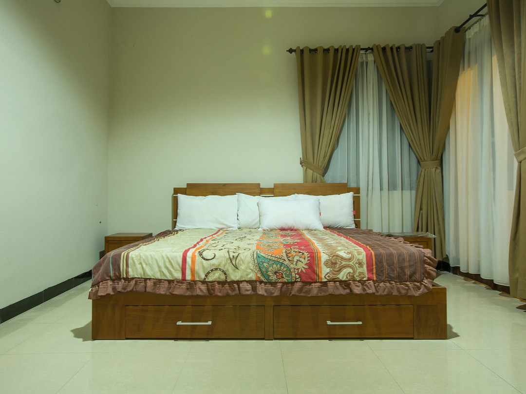 Ladiva Shore Hotel主图