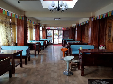 香格里拉番茄花园酒店主图