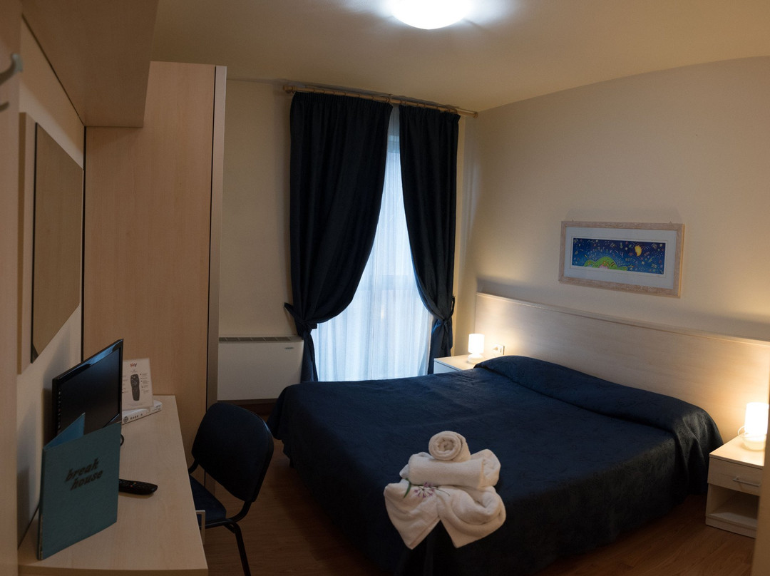 泰拉诺瓦布拉乔利尼酒店住宿-Break House Hotel