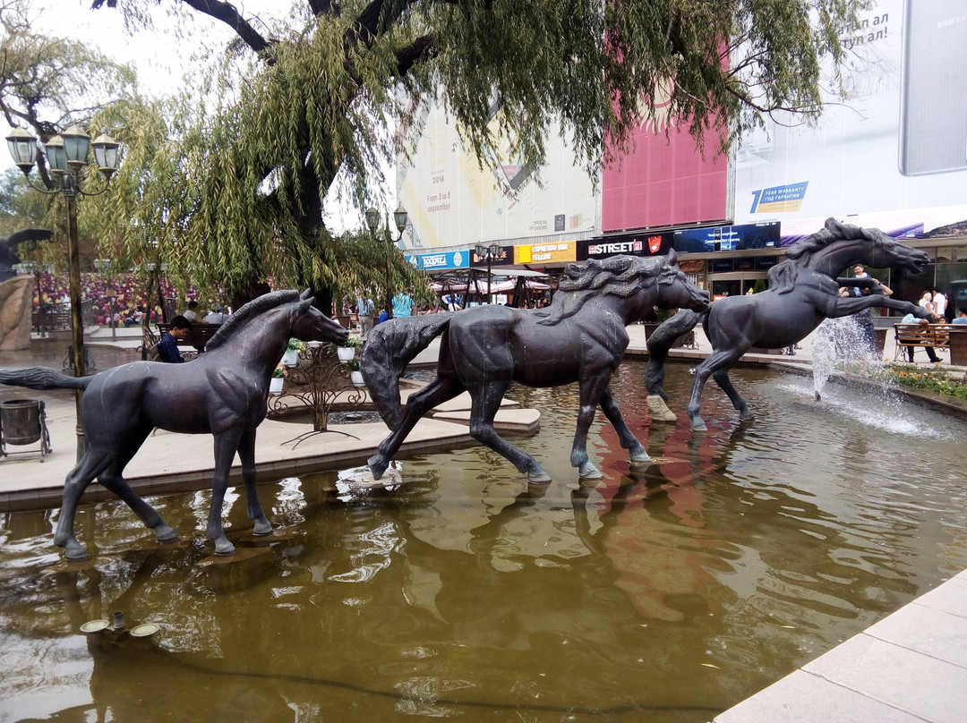 Aichurek Mall Fountains景点图片