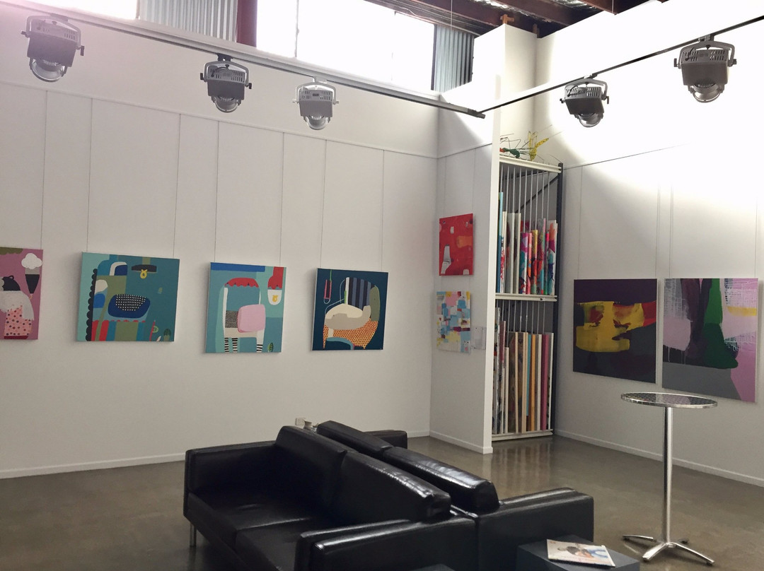 美人鱼海滩旅游景点-19 Karen Contemporary Artspace