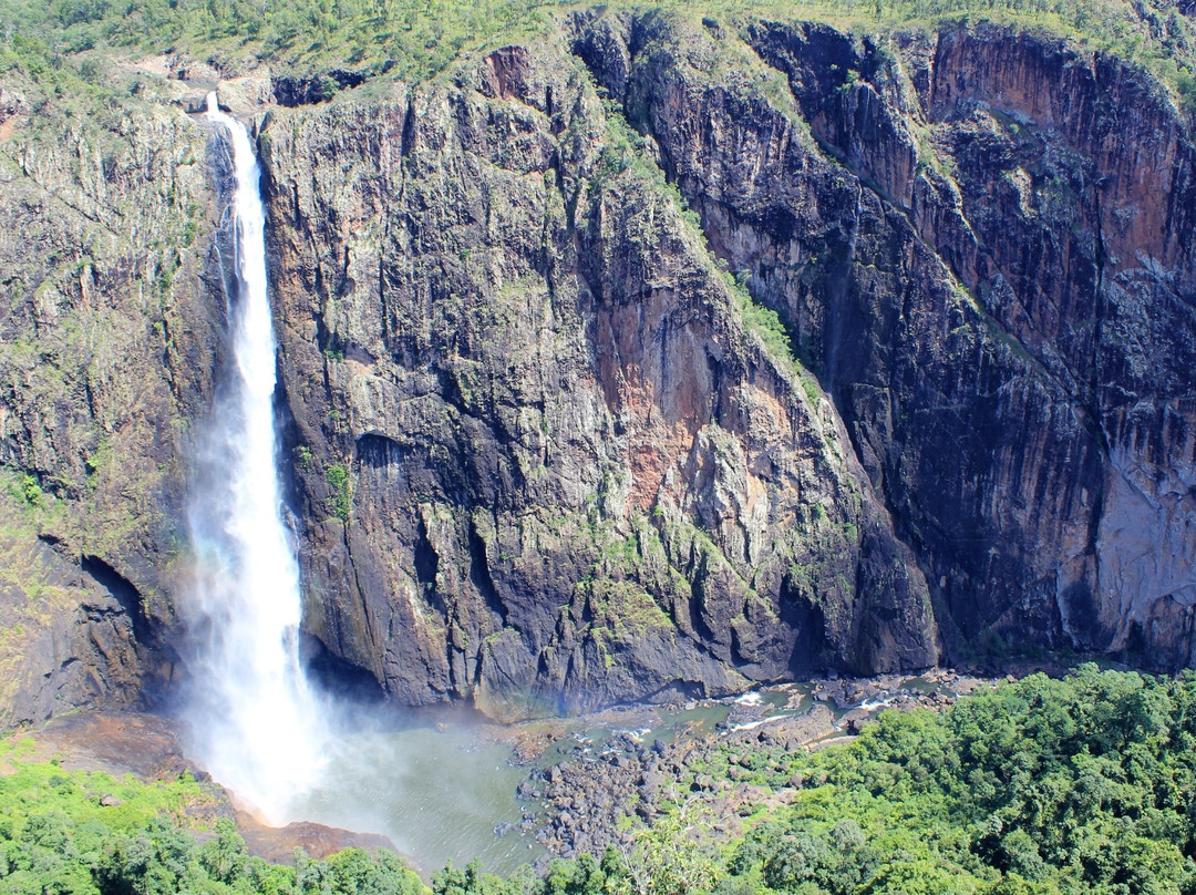 Wallaman Falls景点图片
