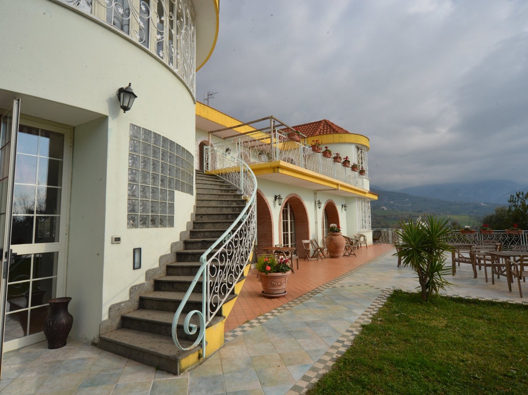 Montecorvino Rovella餐馆和美食-Agriturismo Villa Ambrosia