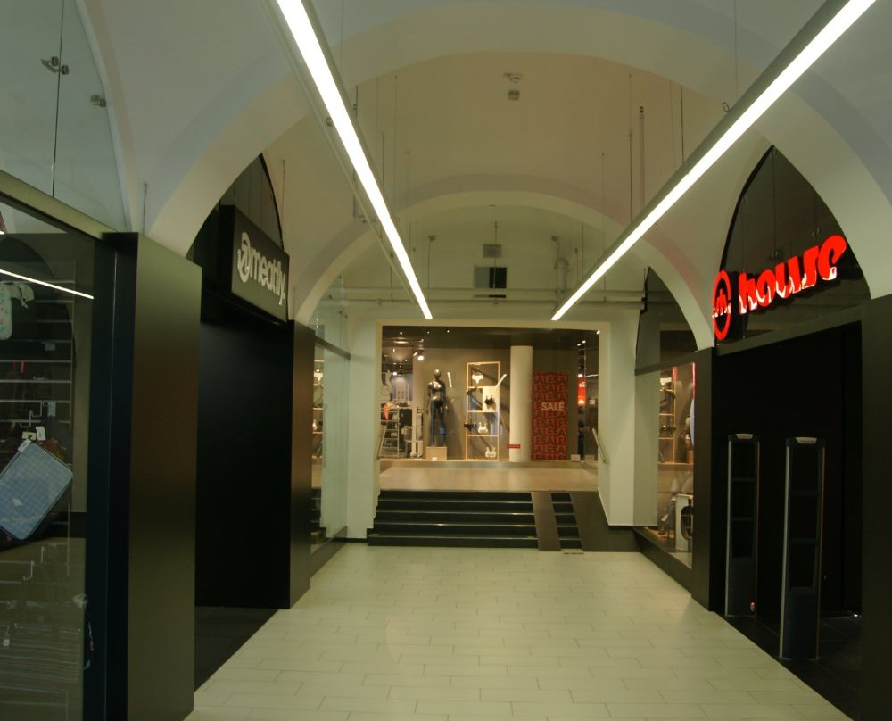 Breda & Weinstein Shopping Centre景点图片
