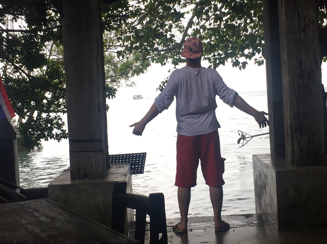 Jamrock Bar Railay-莱利海滩必去景点