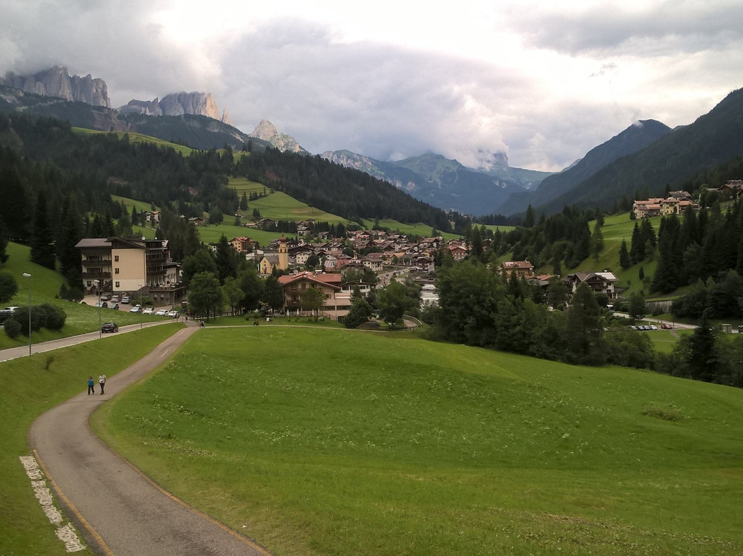 Chiesa dei Santi Pietro e Paolo-Soraga必去景点