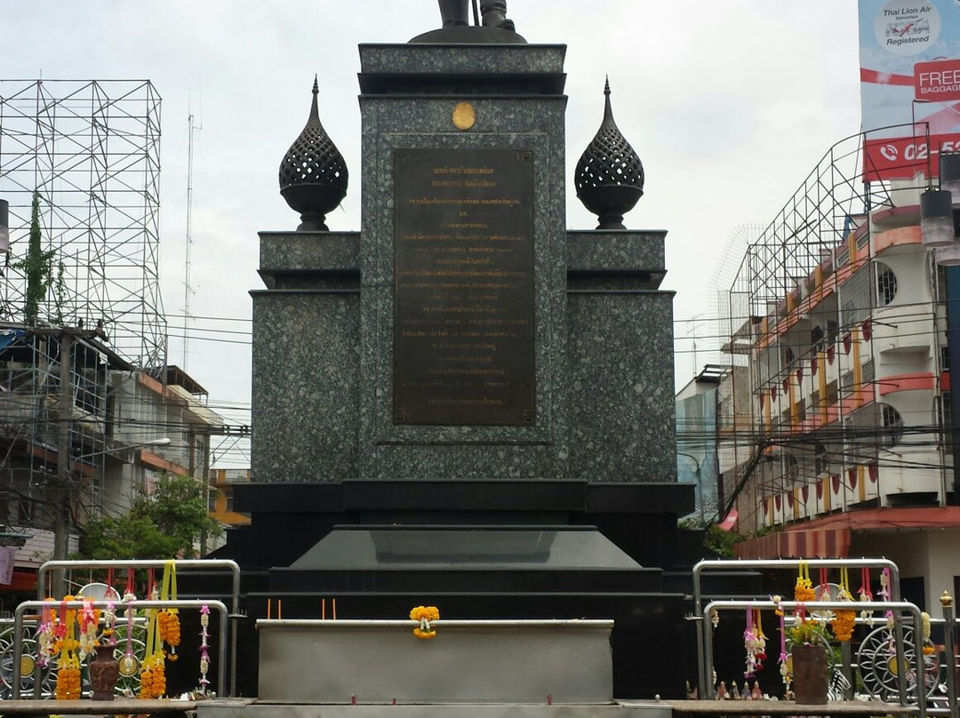 Krom Luang Prachaksinlapakhom Monument景点图片