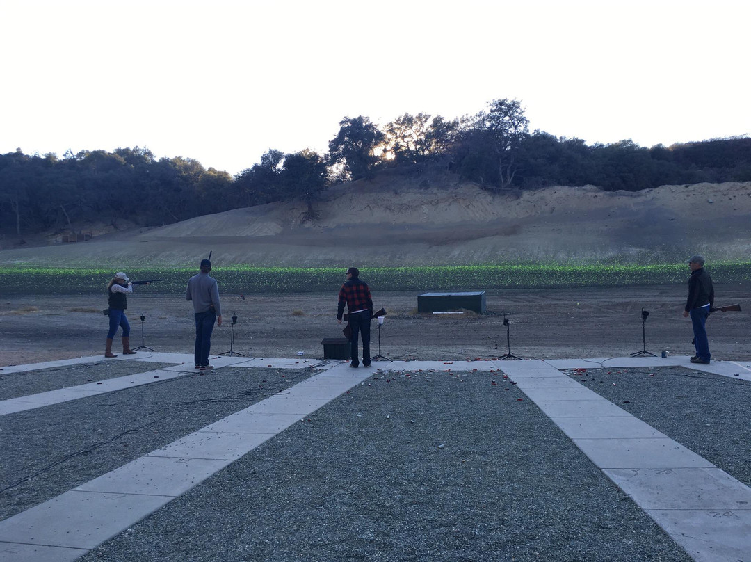 Oak Tree Gun Club景点图片