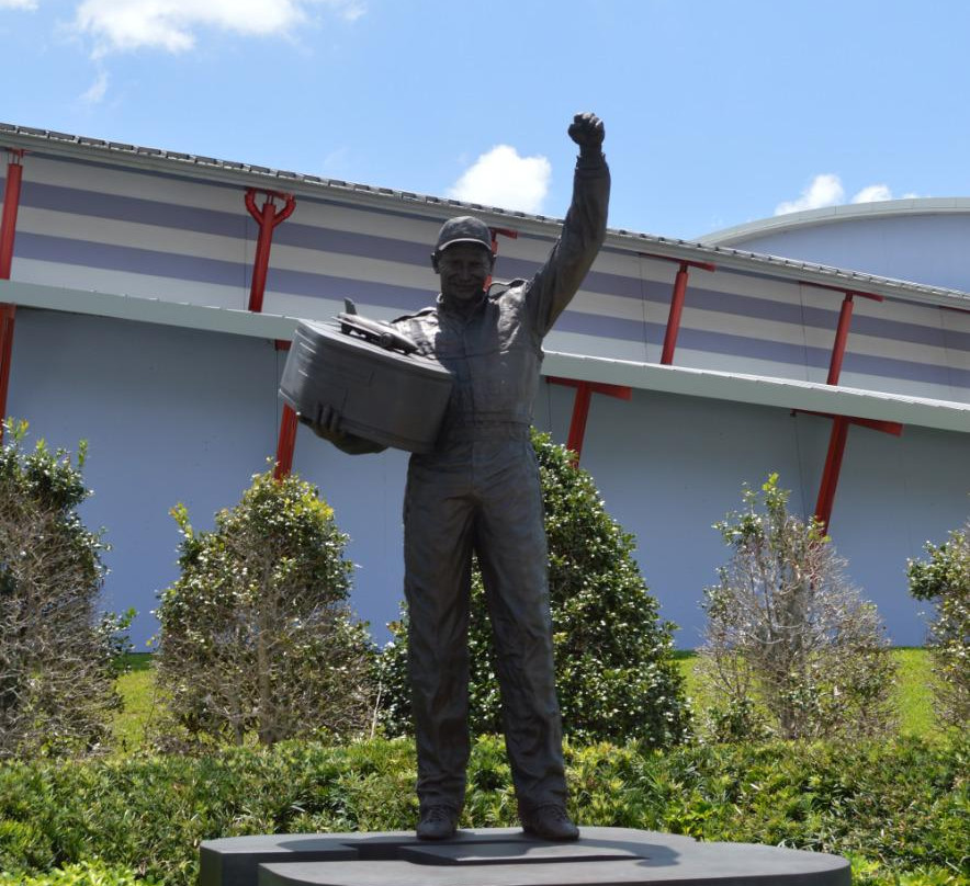 Dale Earnhardt Sr. Statue景点图片