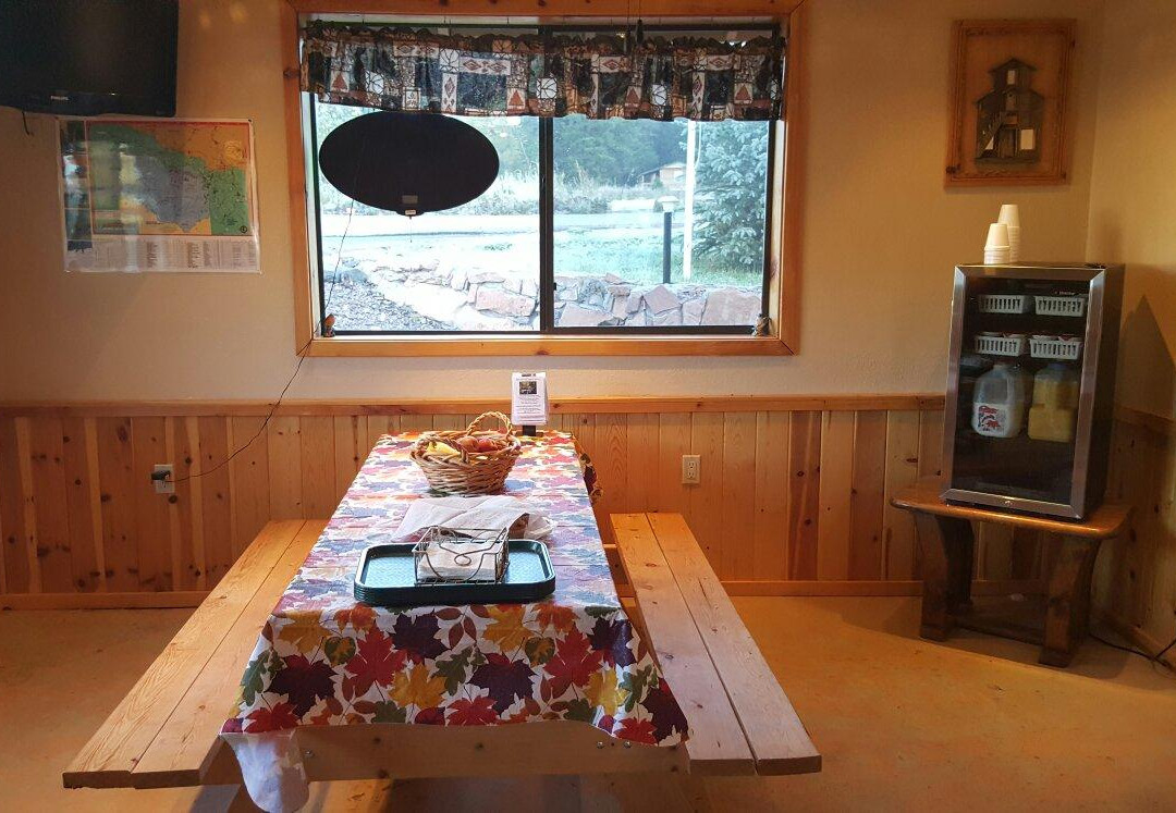 Mountain Hi Lodge