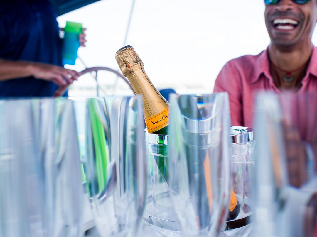 Point Blue Sailing-Camana Bay必去景点