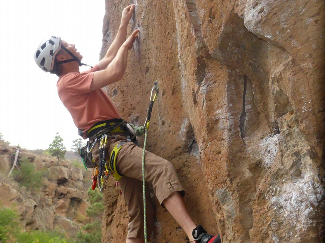 Rock Climbing Peak District - Day Course景点图片