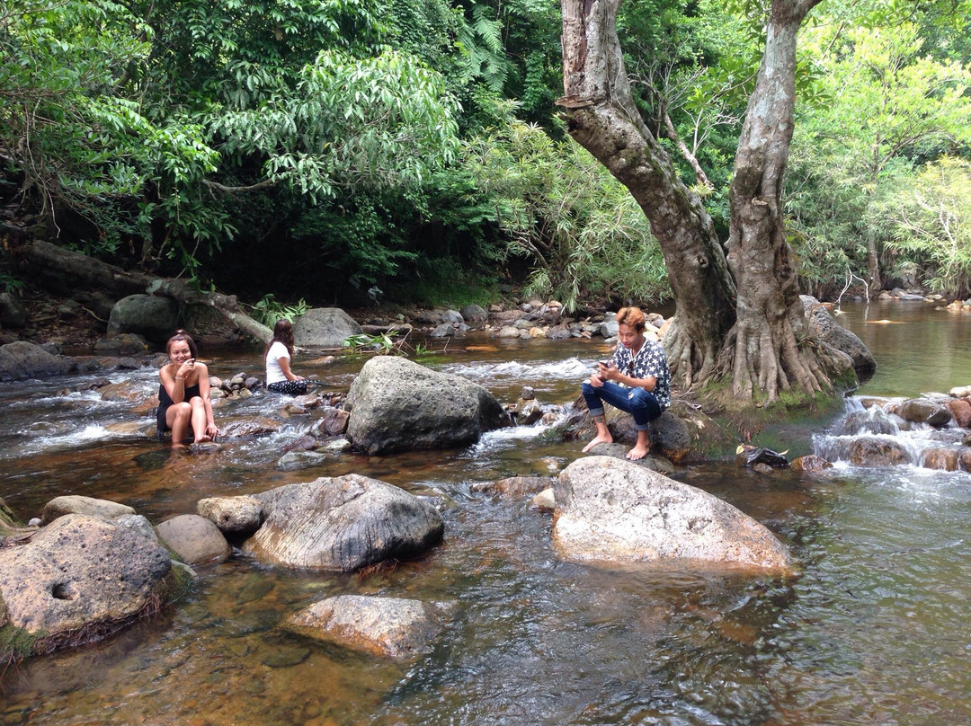 Nang Rong Waterfalls景点图片