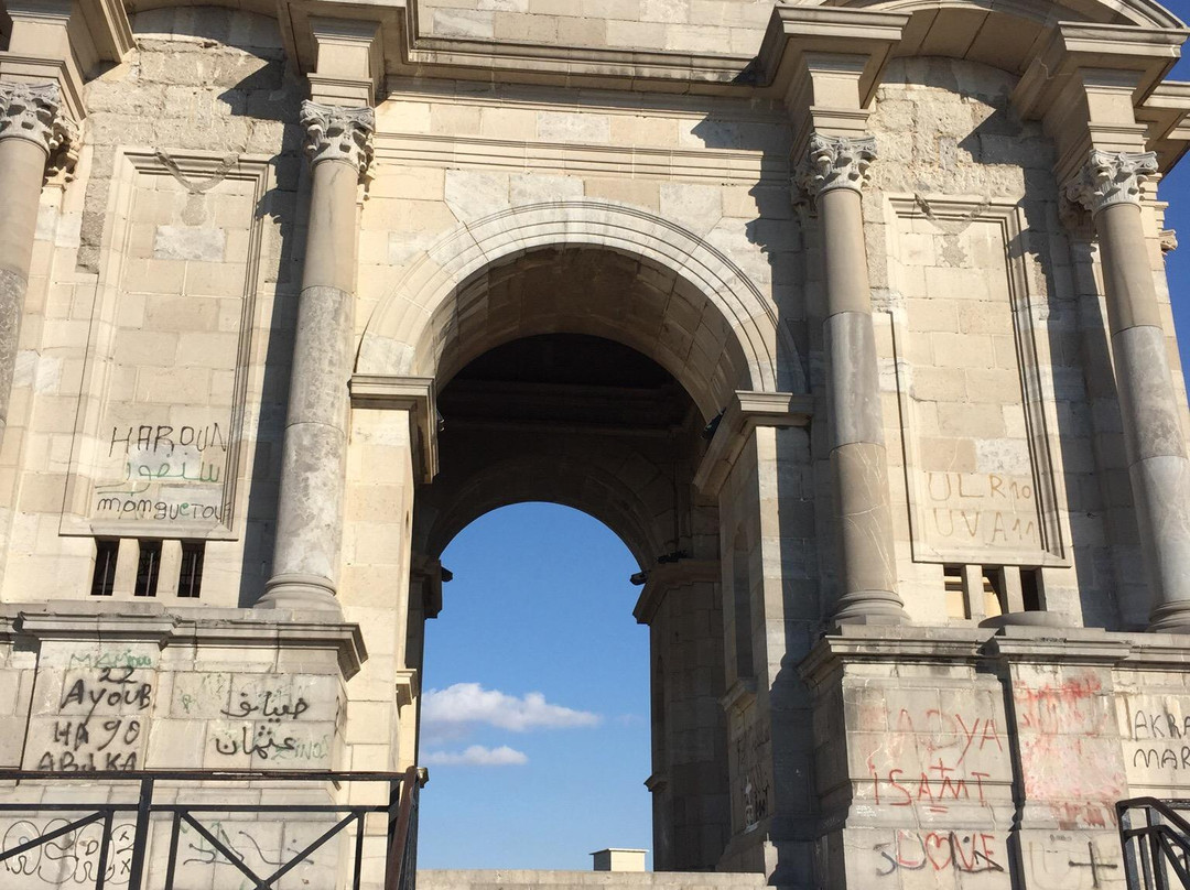 Monument Aux Morts景点图片