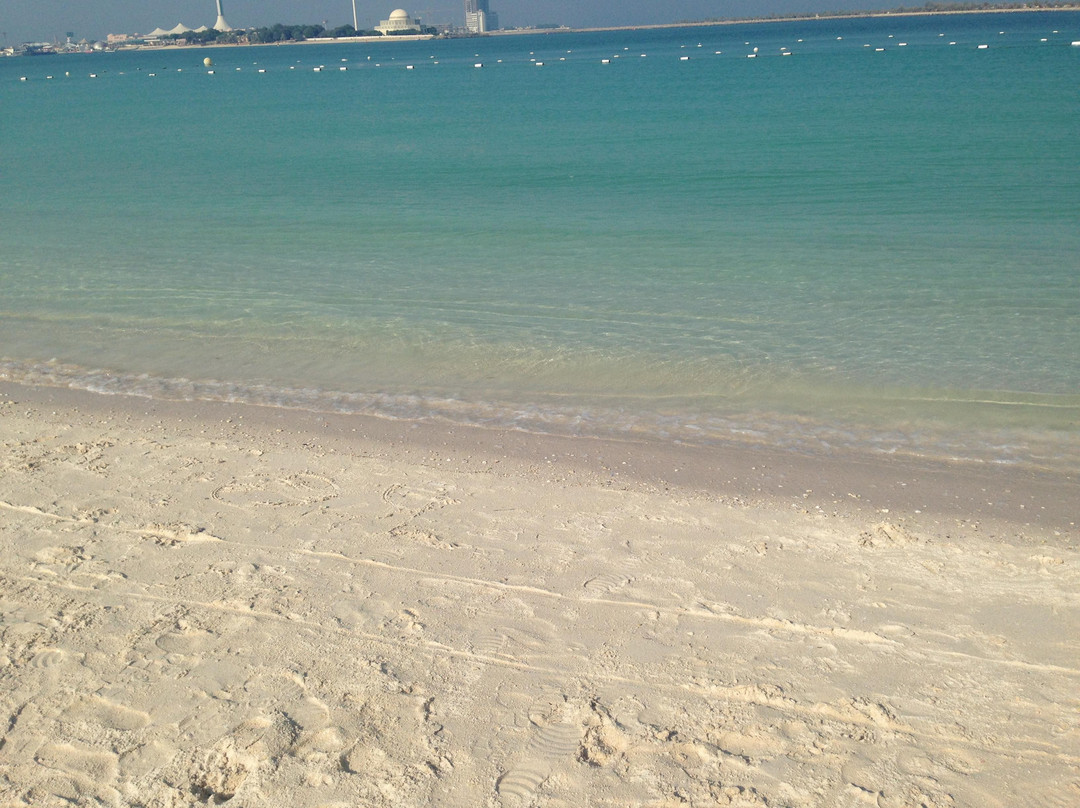 滨海沙滩-阿布扎比必去景点