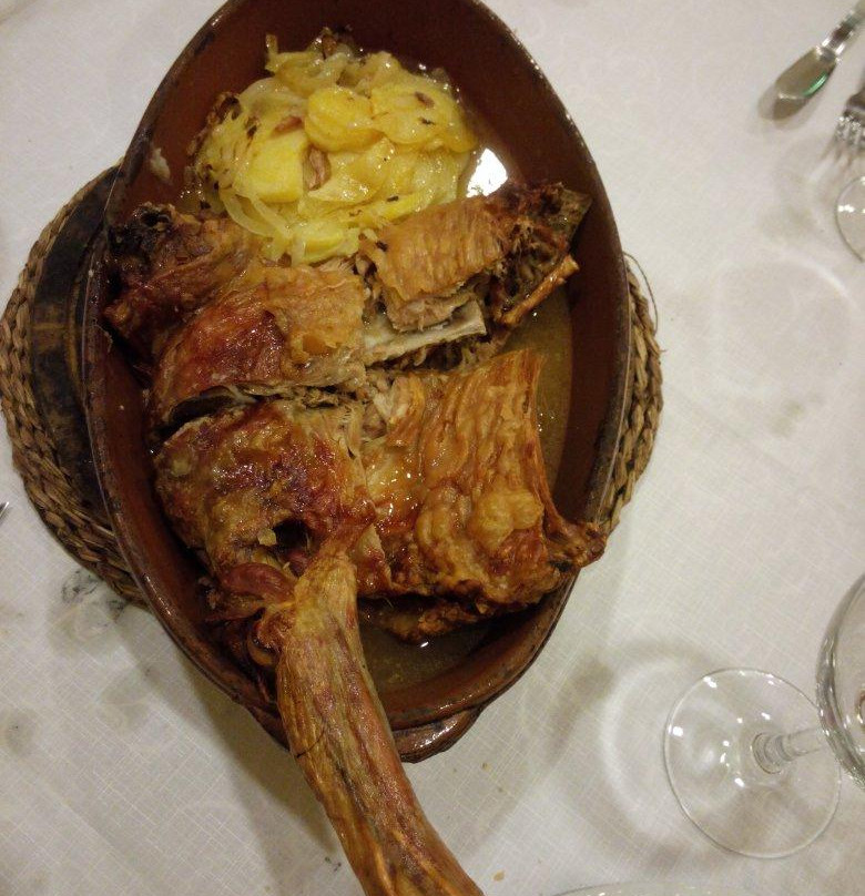 斯蒂安德洛斯雷耶斯餐馆和美食-Asador Castilla