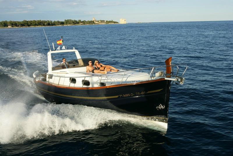 Island Yachts Broker-Mahon必去景点