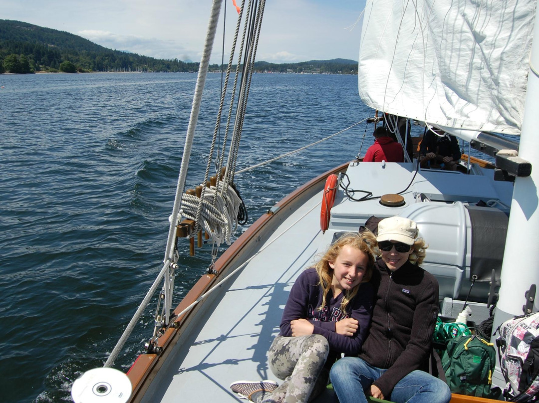 L'Orenda Sailing Tours景点图片