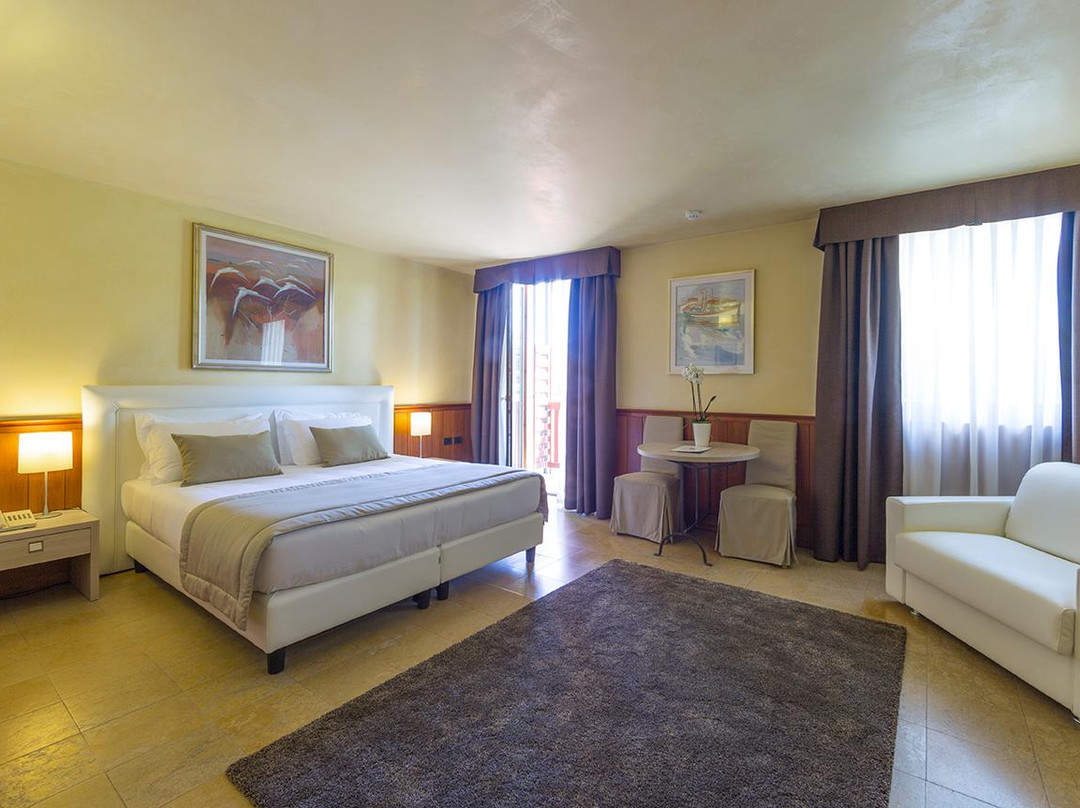 Hotel Golf Inn主图