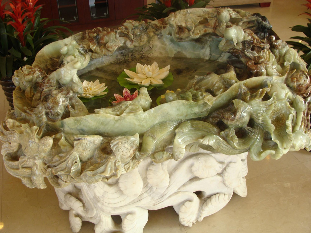 尼斯国际大酒店主图