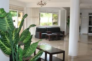 Golden Tripod Hotel主图