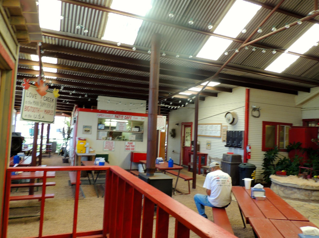 Love Creek Orchards Cider Mill and Country Store景点图片