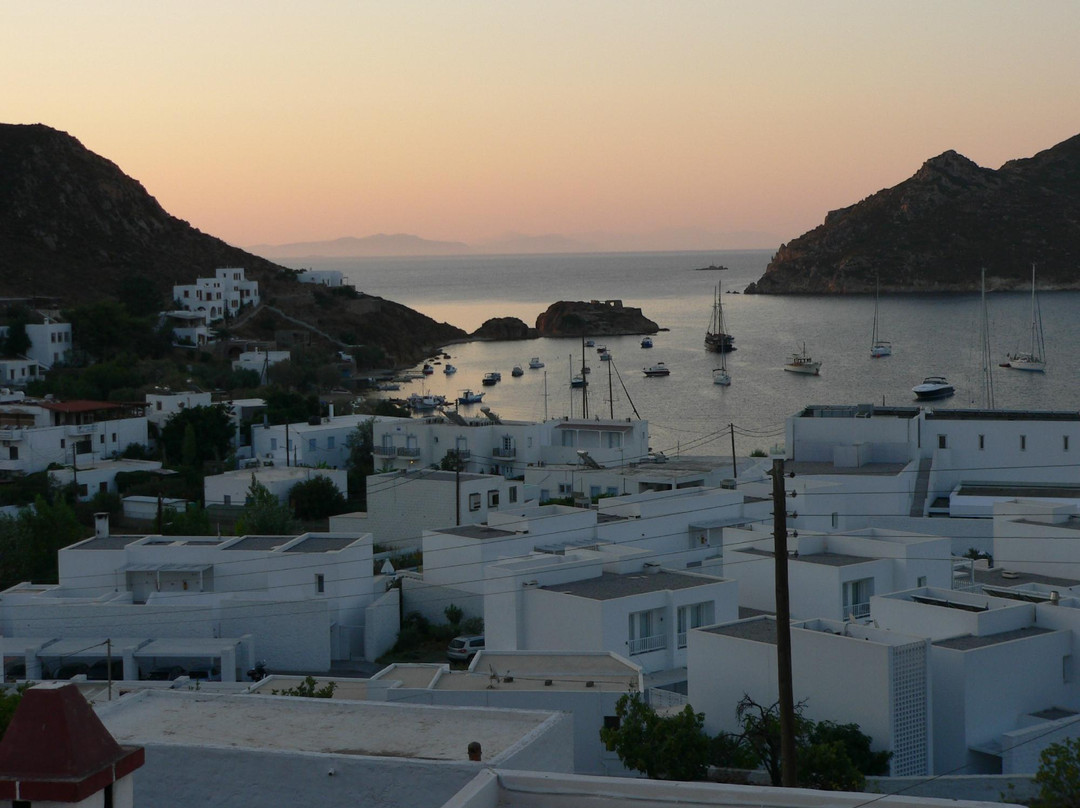 Captain Manos Studios主图