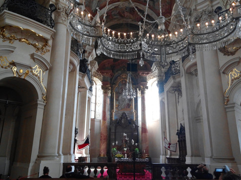 圣尼古拉教堂(Chram svateho Mikulase)-布拉格必去景点