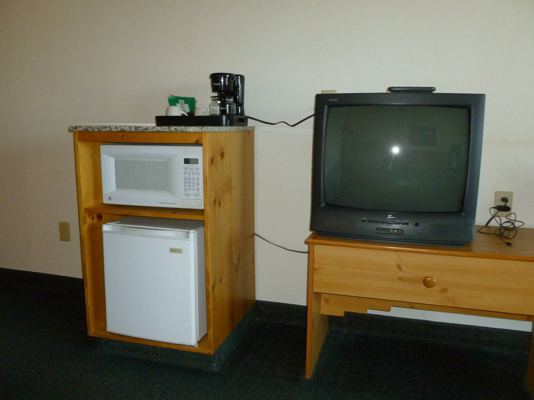 White Oak Inn & Suites主图