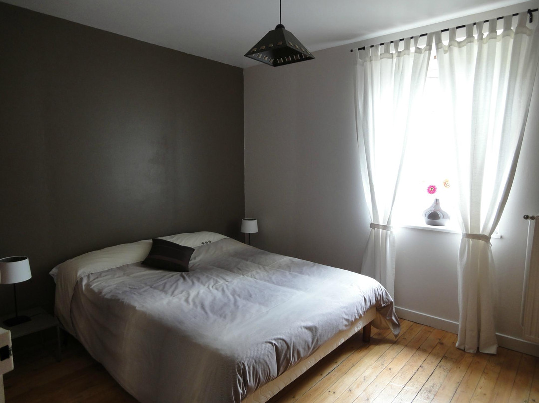 Les Heures Claires主图