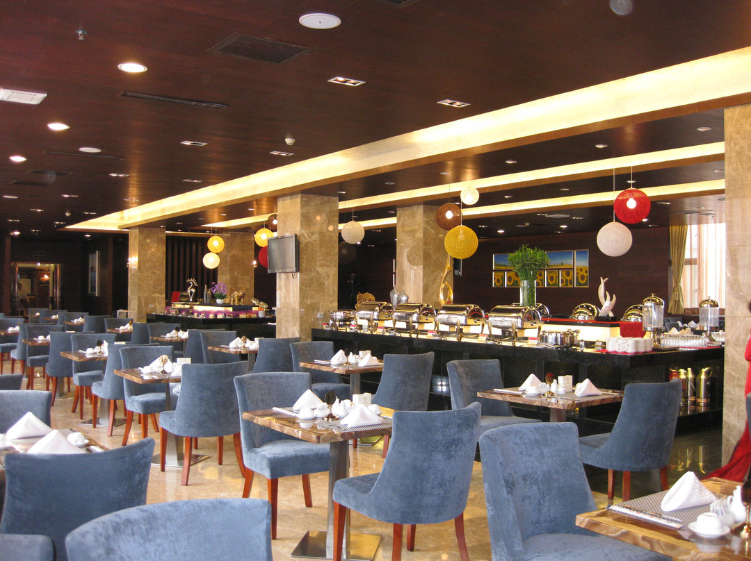 万盛大酒店主图