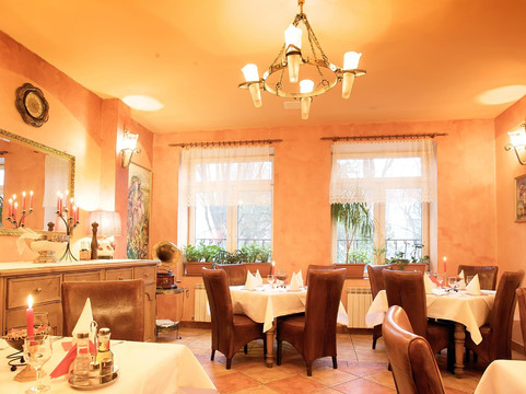 Sacueni酒店住宿-斯柯里罗酒店